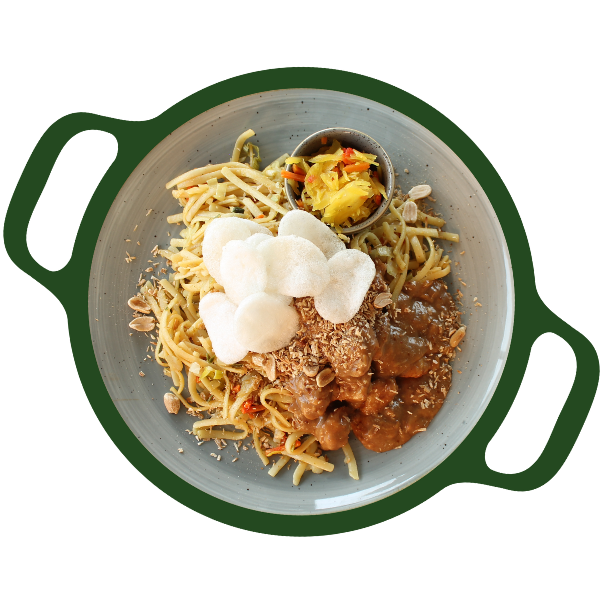 Kipsate in satesaus met bami goreng